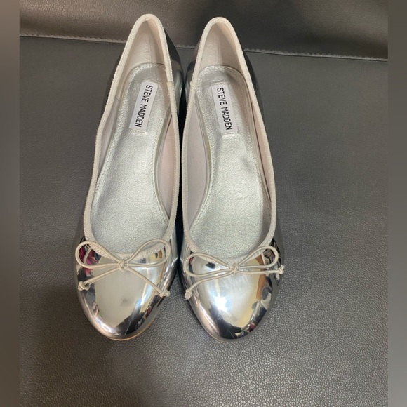 NWT Steve Madden Cherish Chrome Pump - Picture 3 of 5